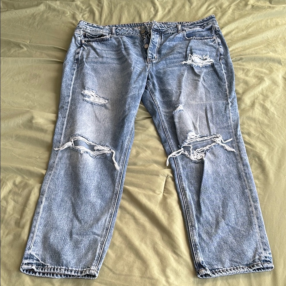 Women’s AE Distressed Blue Jeans